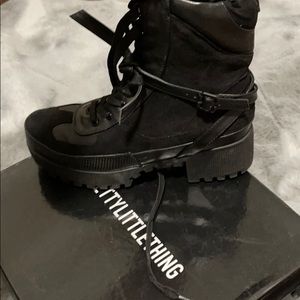 Trendy black boots